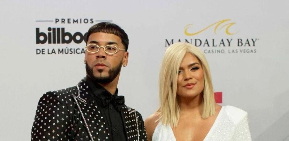Anuel mentions Carol G during a concert and the networks go crazy